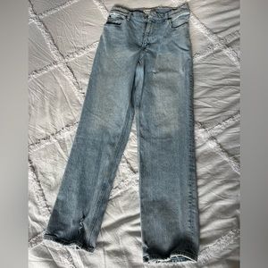 Abercrombie Ultra High Rise 90s Straight Jean - Light - Size 28